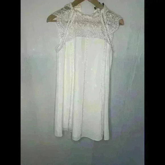 Lulus Womens Lace Mini Dress Size XsWhite Sleeveless - Picture 1 of 5
